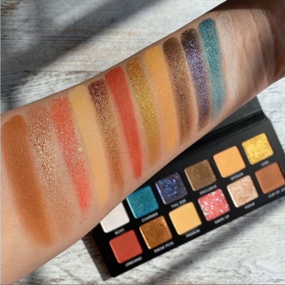 BOXYCHARM Hello Charmer Eyeshadow Palette - Picture 3 of 11